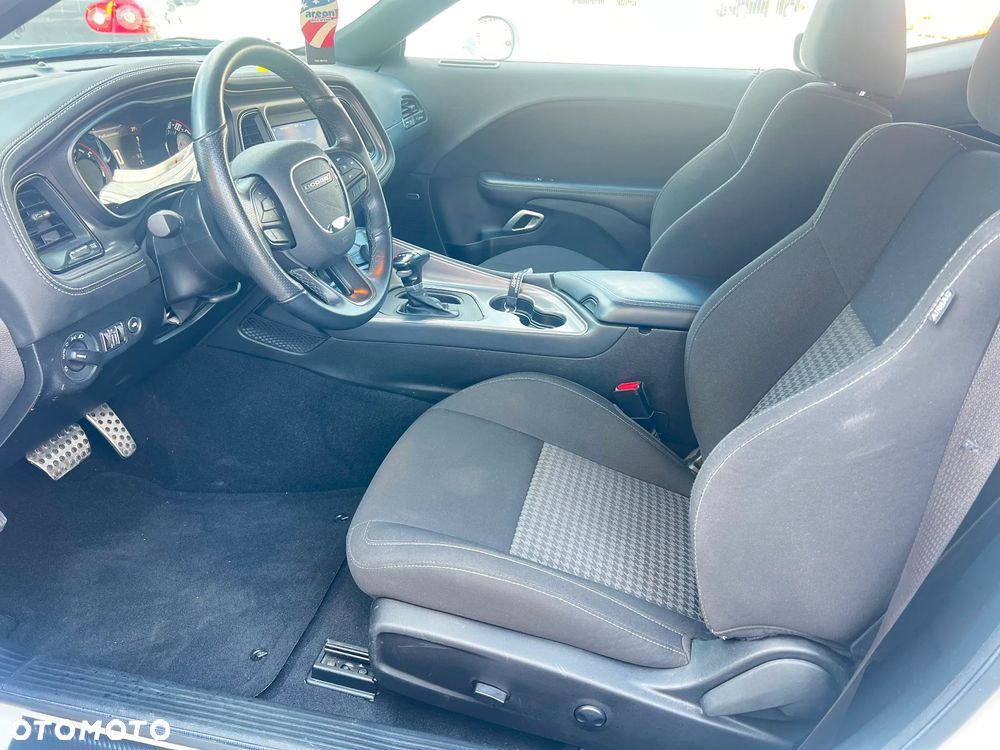 Dodge Challenger 5.7 R/T - 24