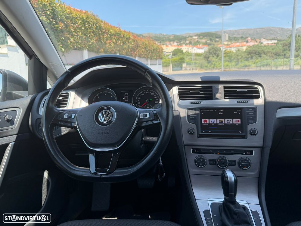 VW Golf 1.6 TDI Confortline DSG - 20