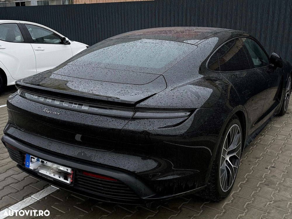 Porsche Taycan - 4