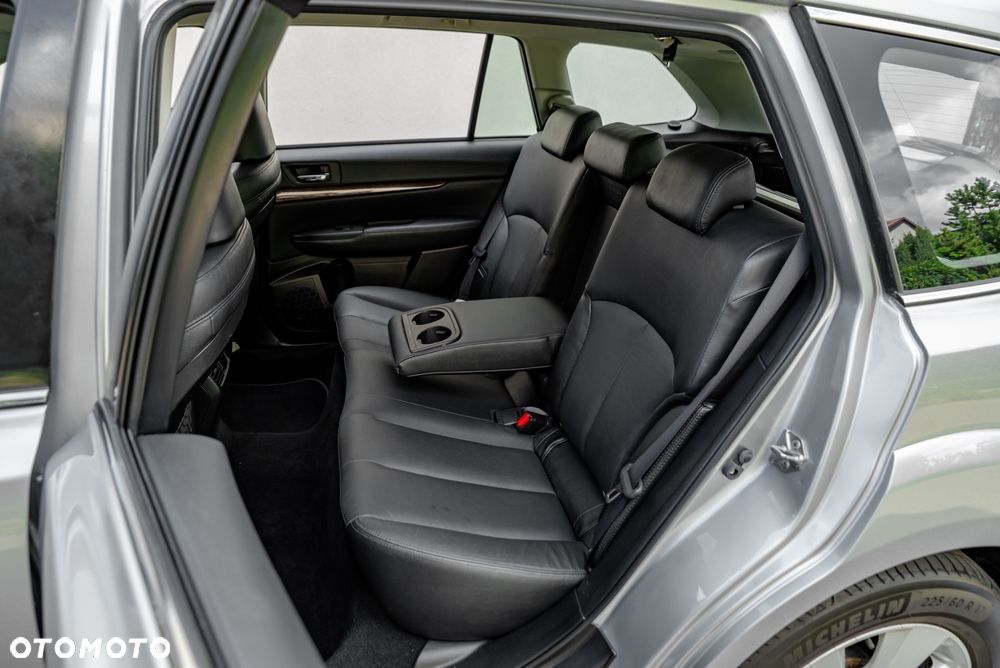 Subaru Outback 3.6 R Exclusive Navi - 6