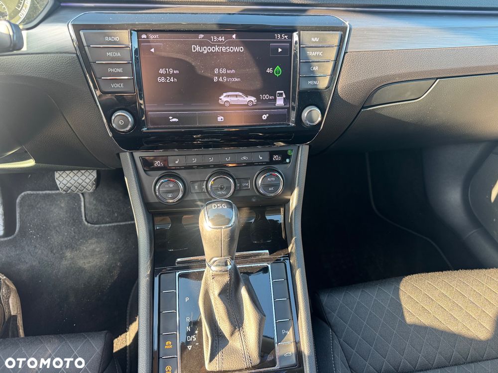 Skoda Superb Combi 2.0 TDI DSG Premium Edition - 32