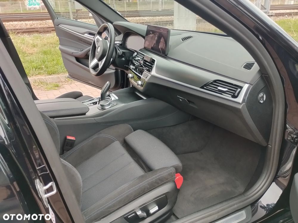BMW Seria 5 520d xDrive MHEV M Sport sport - 8