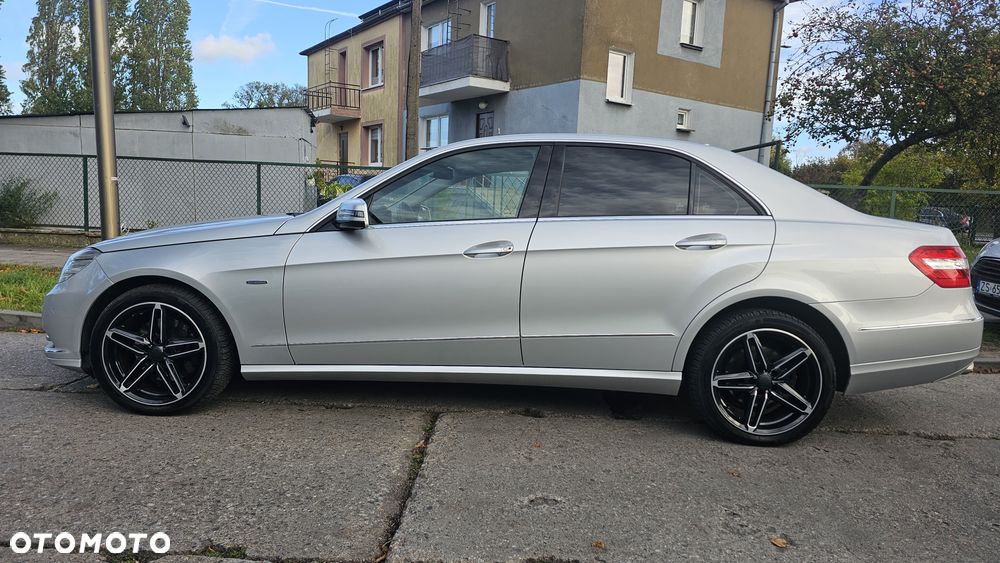 Mercedes-Benz Klasa E 350 CDI DPF BlueEFFICIENCY 7G-TRONIC Elegance - 4