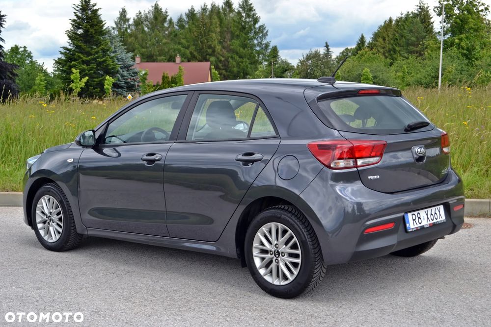 Kia Rio - 5
