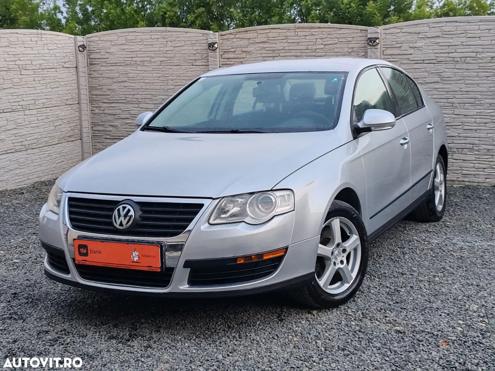 Volkswagen Passat - 1