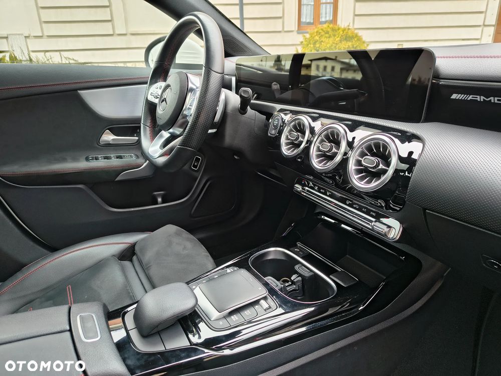 Mercedes-Benz CLA AMG 35 4Matic B AMG Speedshift 7G-DCT - 28