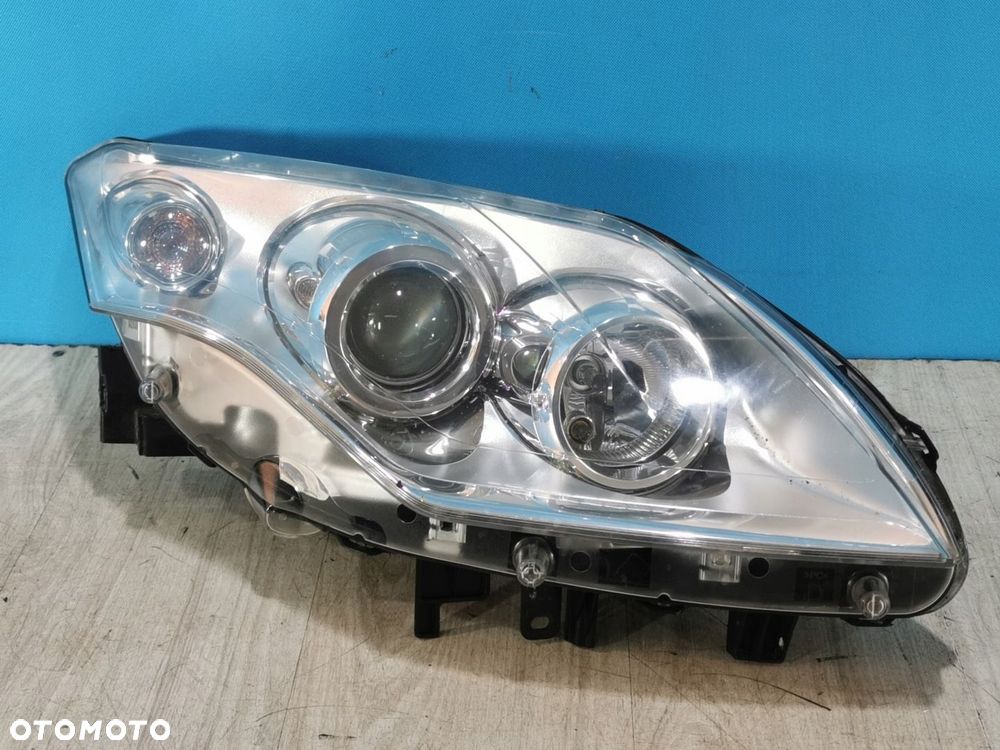 Renault Laguna III 3 lampa reflektor przód prawa Anglik - 1