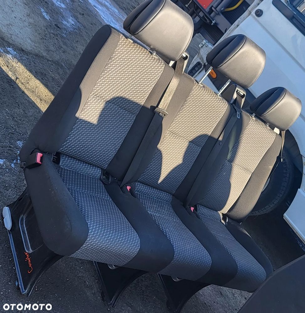 VW CRAFTER 13r FOTEL ŁAWKA KANAPA TYŁ - 2