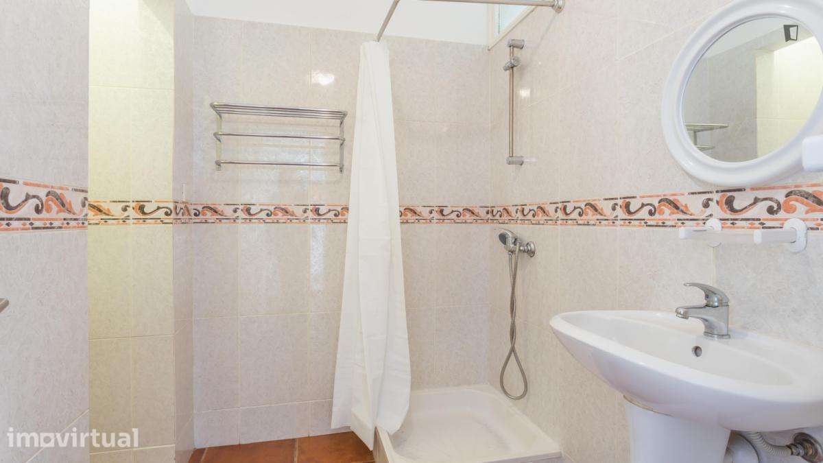 Quarto - localizado em Ramalde Porto - Grande imagem: 4/27