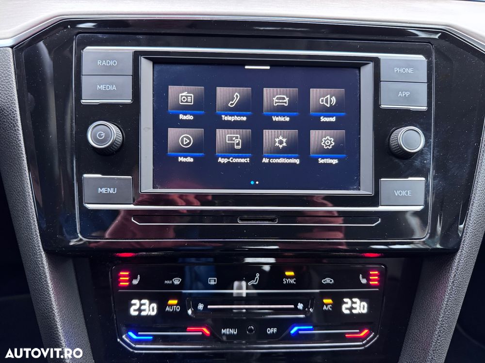 Volkswagen Passat 2.0 TDI DSG Highline - 9