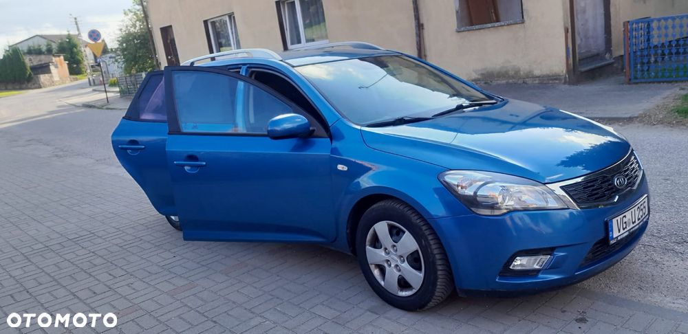 Kia Ceed - 12