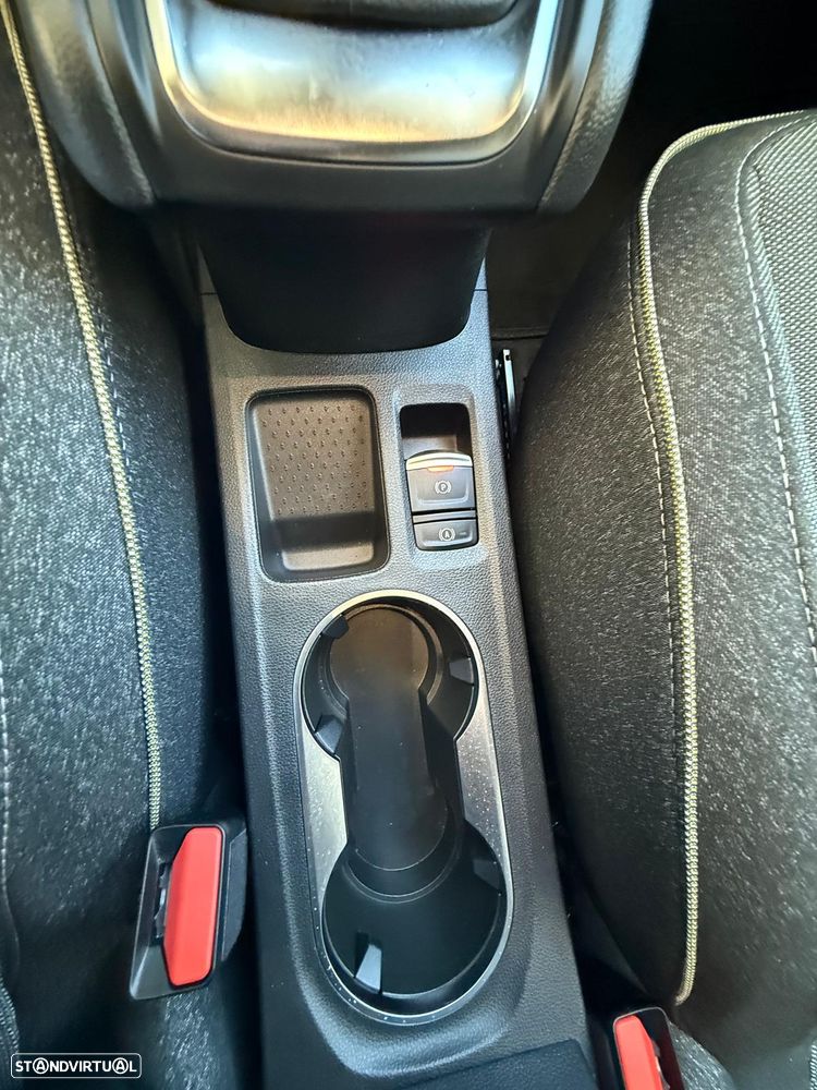 Renault Captur 1.0 TCe Techno Bi-Fuel - 36
