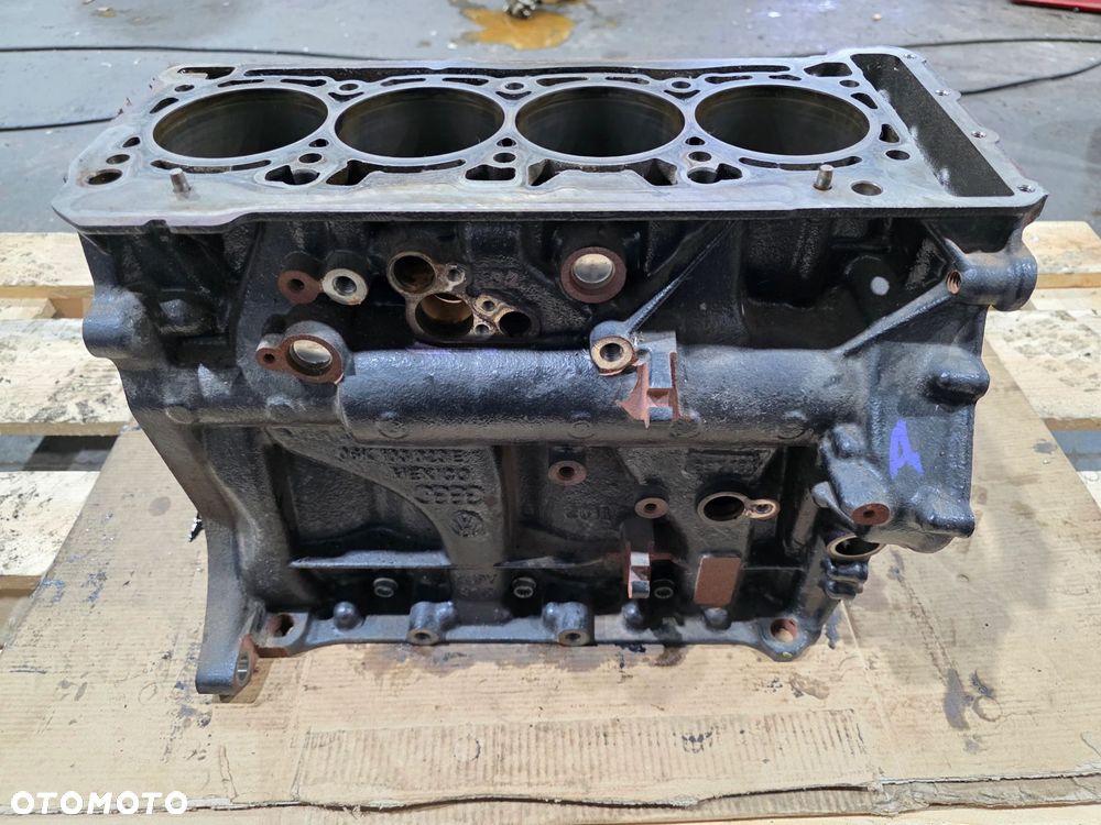 BLOK SILNIKA AUDI A4 B9 A5 Q5 FY 2.0 TFSI DAY 06K103023E 7/26 - 1