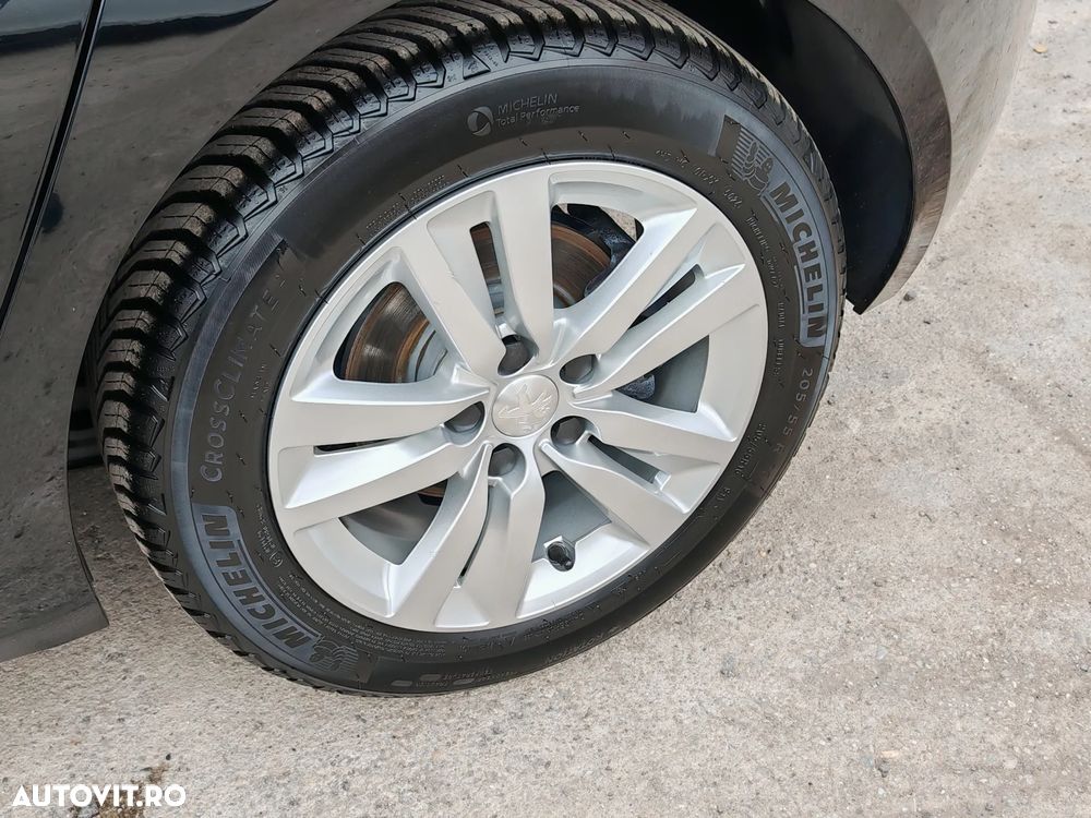 Peugeot 308 1.2 L PureTech Turbo S&S Active Aut. - 26