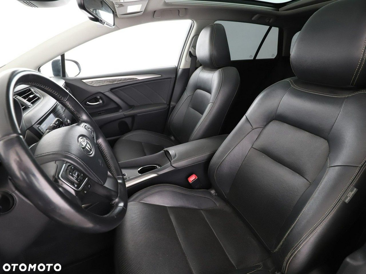 Toyota Avensis Combi 1.8 Multidrive S Executive - 13