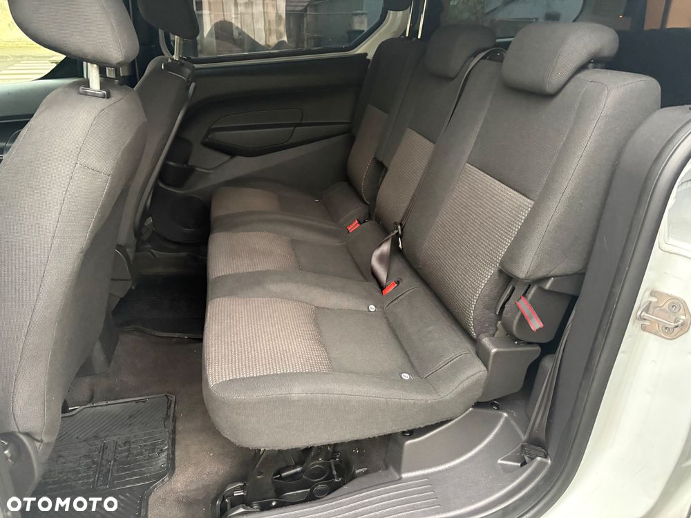 Ford Tourneo Connect Grand ver-1-5-ecoblue-start--stop-active - 13