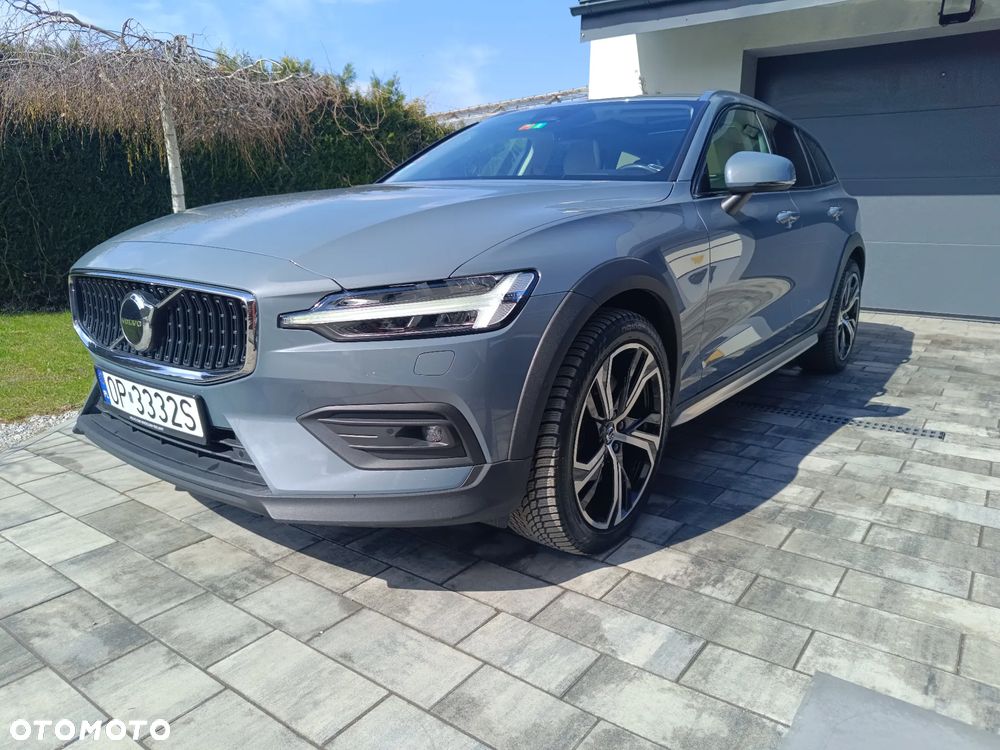 Volvo V60 Cross Country Plus B5 B AWD - 9