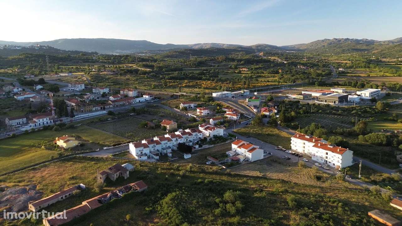 LOTE 1 | 749,5 m2 - Terreno Urbano para Construção de prédio com 3 pis - Grande imagem: 3/19