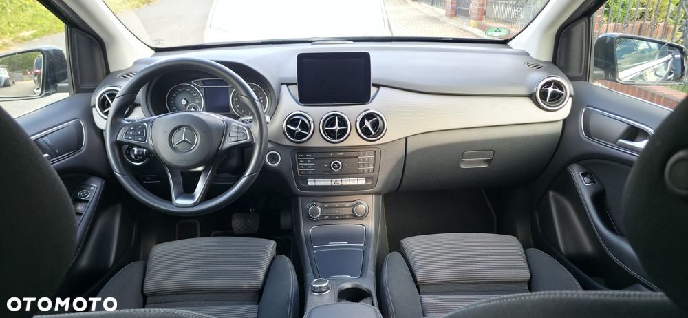 Mercedes-Benz Klasa B 180 7G-DCT Urban - 16