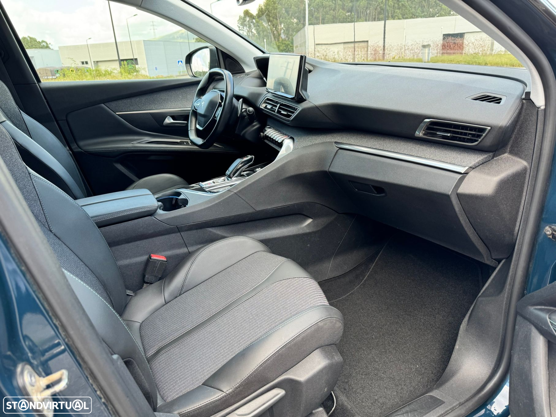 Peugeot 3008 1.5 BlueHDi Allure Pack EAT8 - 24