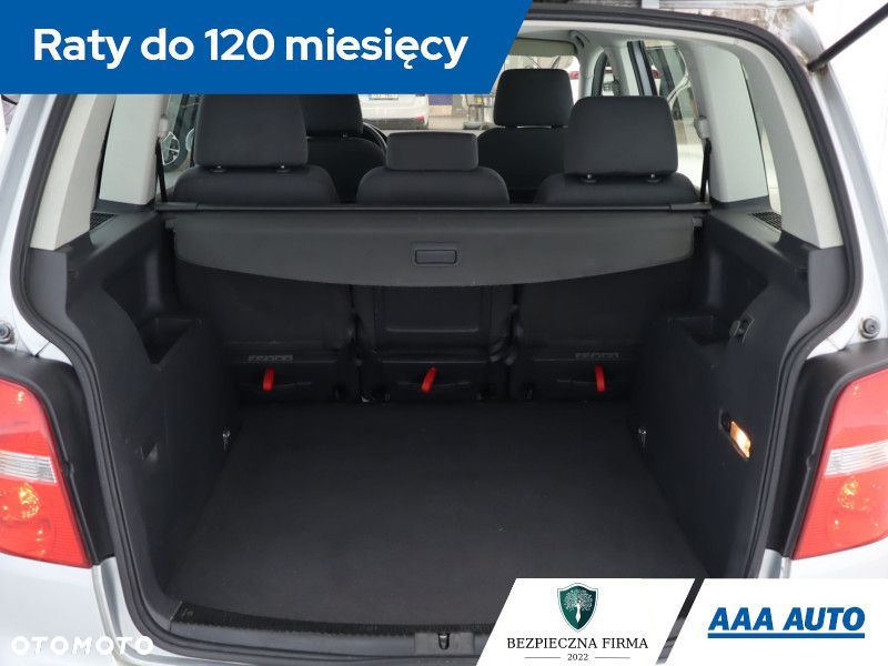 Volkswagen Touran - 16
