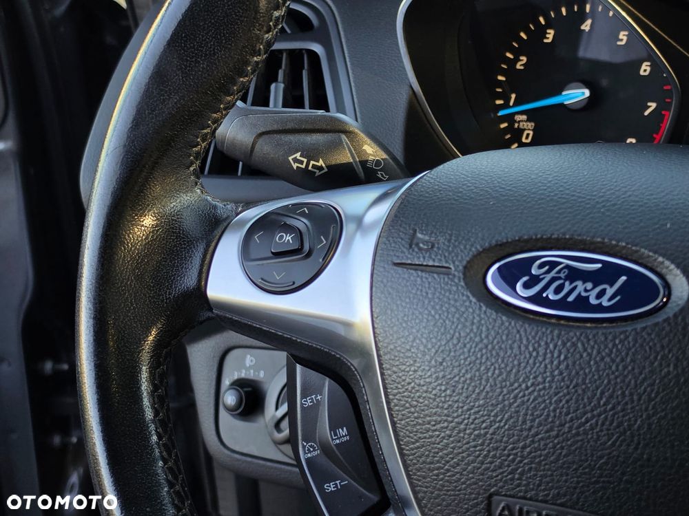 Ford Kuga 1.6 EcoBoost 2x4 Titanium - 15