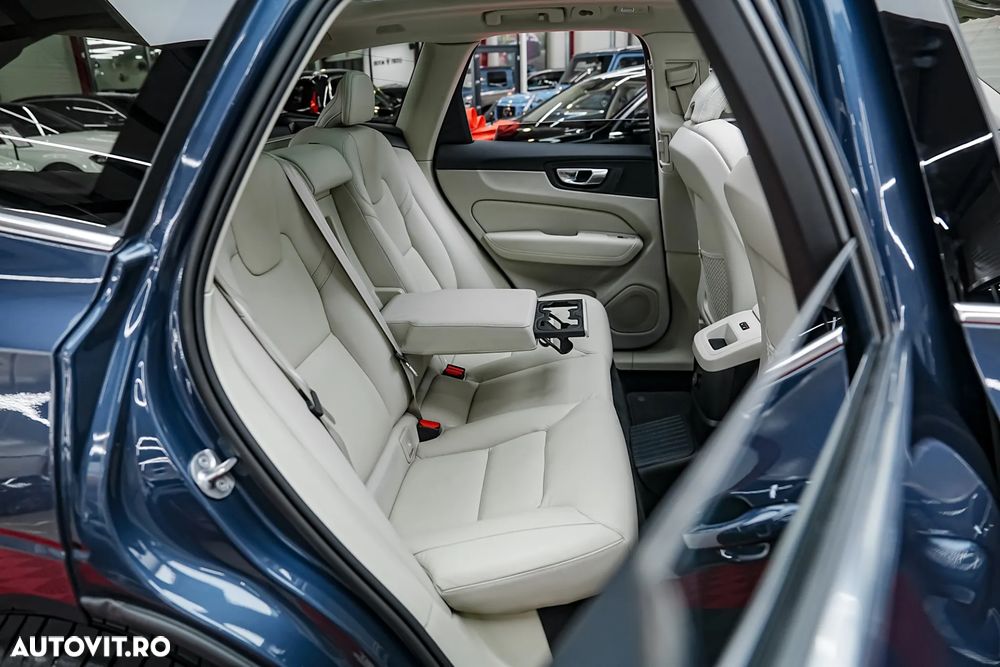 Volvo XC 60 T6 AWD Recharge Geartronic Inscription - 10