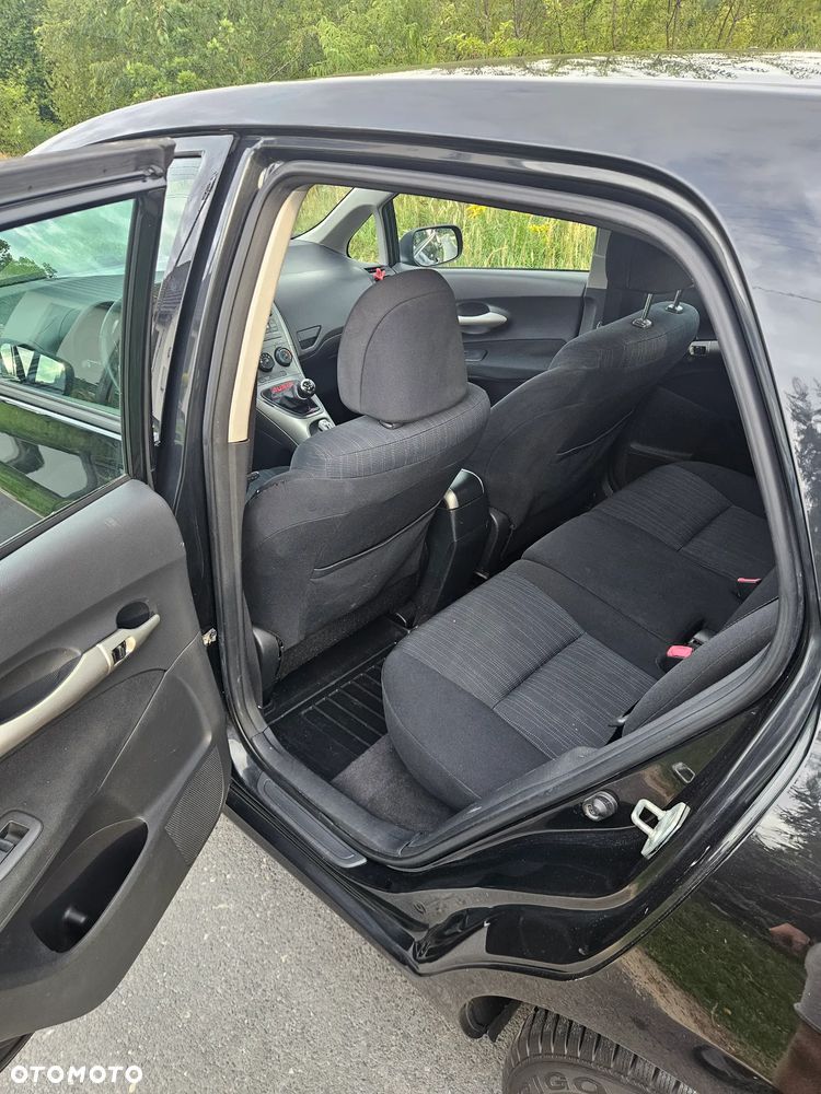 Toyota Auris 2.0 D-4D - 11