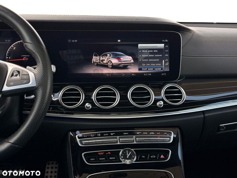 Mercedes-Benz Klasa E 220 d 4-Matic AMG/Avantgarde - 36