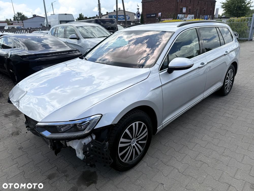 Volkswagen Passat 2.0 TDI SCR DSG Comfortline - 6