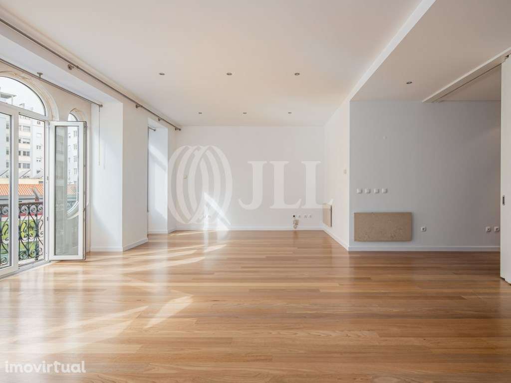 Apartamento T3 renovado, nas Avenidas Novas, em Lisboa - Grande imagem: 2/24