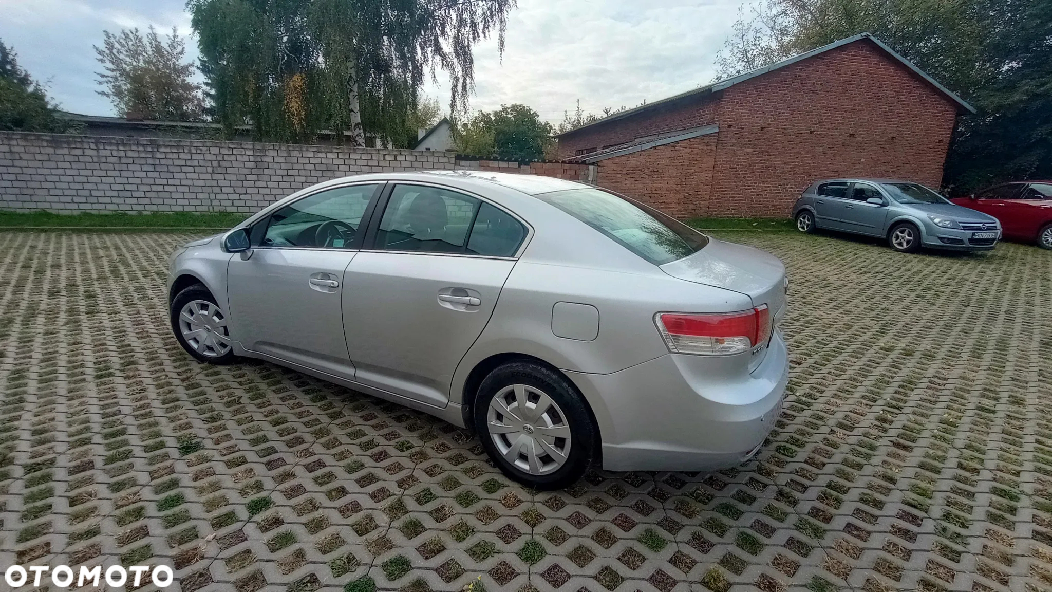 Toyota Avensis 2.0 D-4D Luna - 4