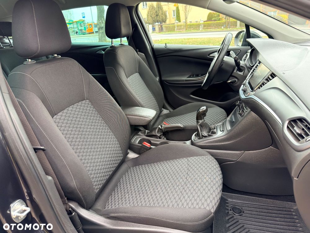 Opel Astra 1.6 CDTI Essentia - 25