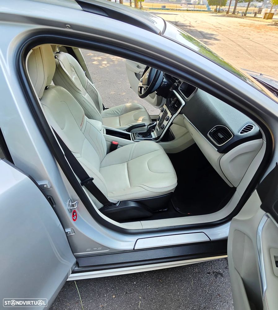 Volvo V40 2.0 D2 Volvo Ocean Race Geartronic - 28