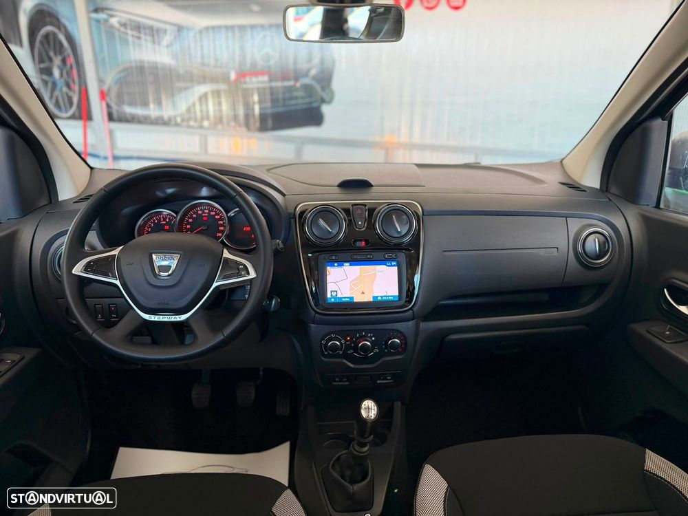 Dacia Lodgy 1.5 Blue dCi Comfort 7L - 11