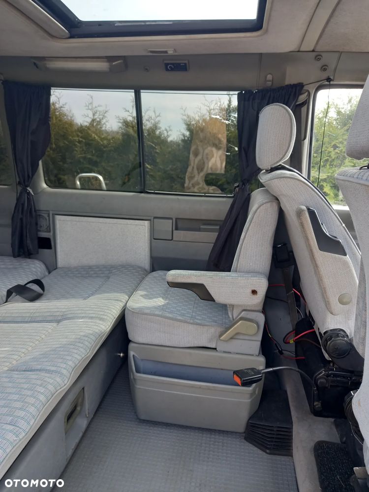 Volkswagen Multivan - 21