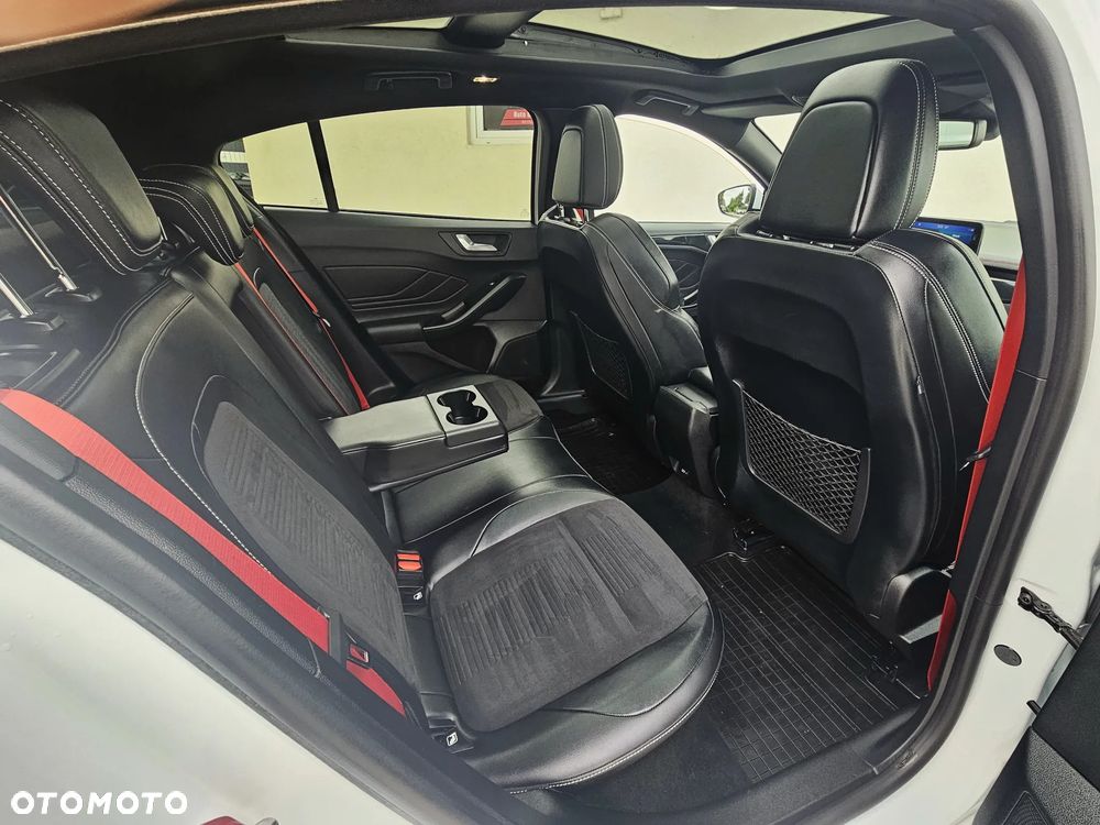 Ford Focus 2.3 EcoBoost S&S ST mit Styling-Paket - 11