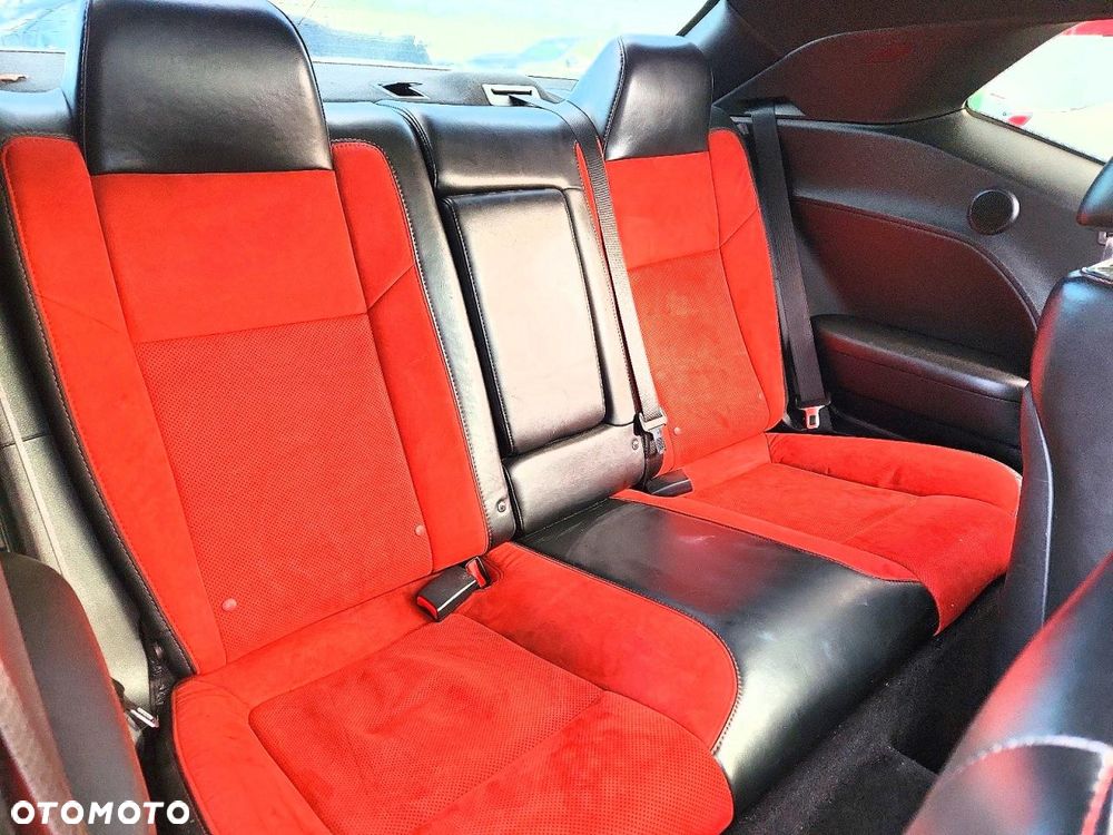 Dodge Challenger - 9