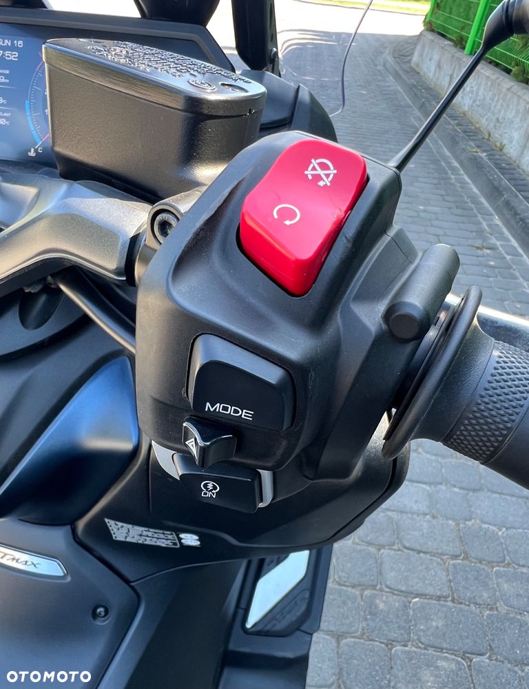 Yamaha Tmax - 10