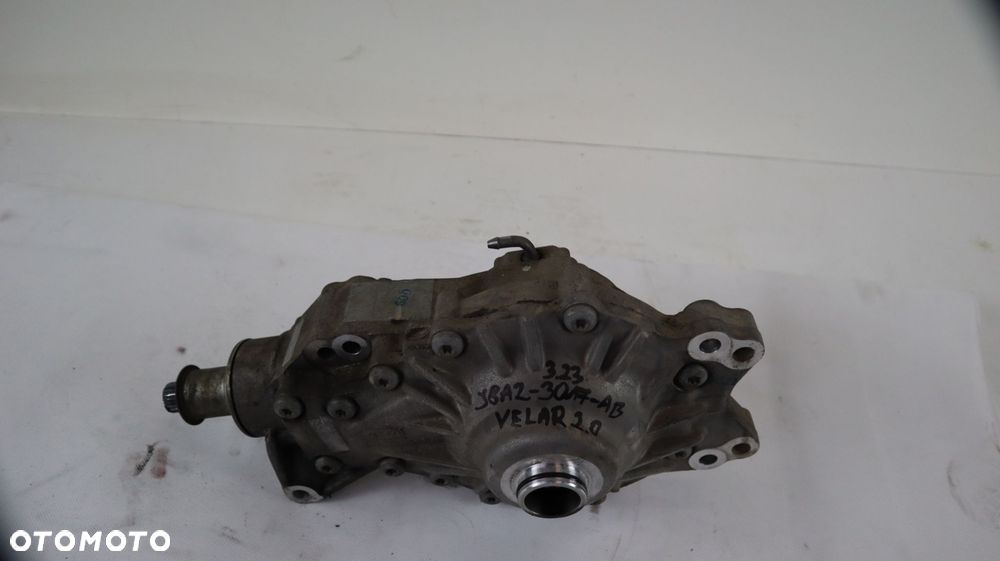 RANGE ROVER VELAR L560 2.0 D DYFER MOST PRZÓD J8A2-3017-AB - 2