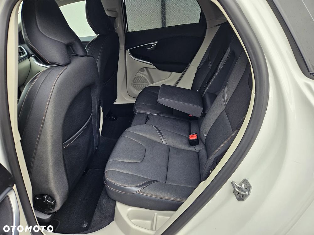 Volvo V40 Cross Country D2 - 9