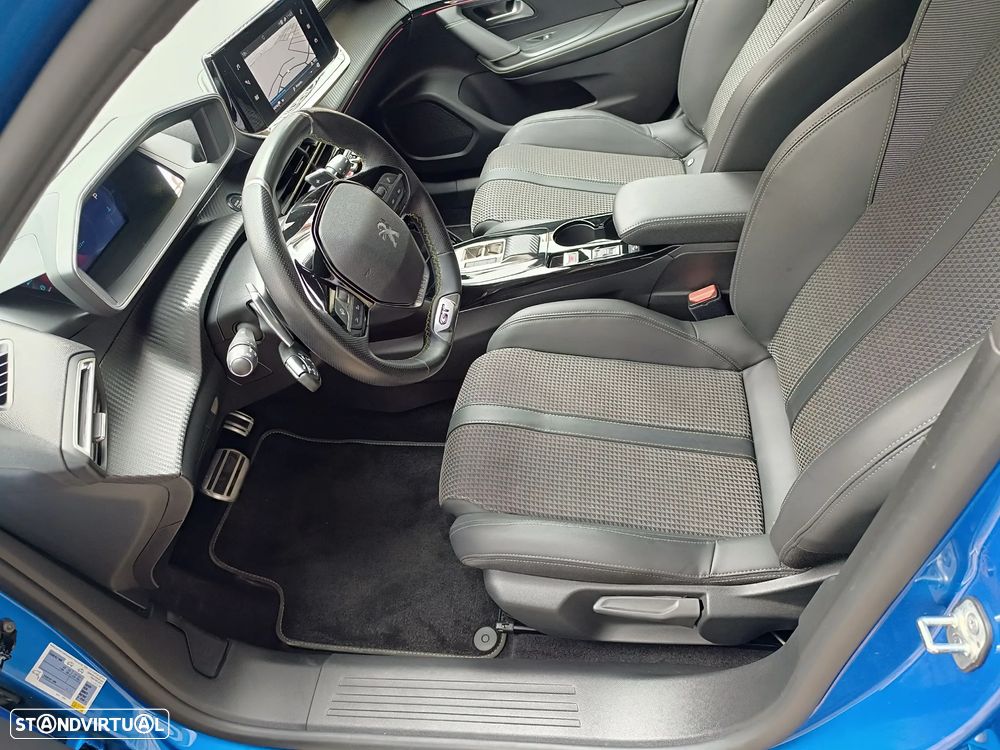 Peugeot 2008 PureTech 130 EAT8 GT - 9