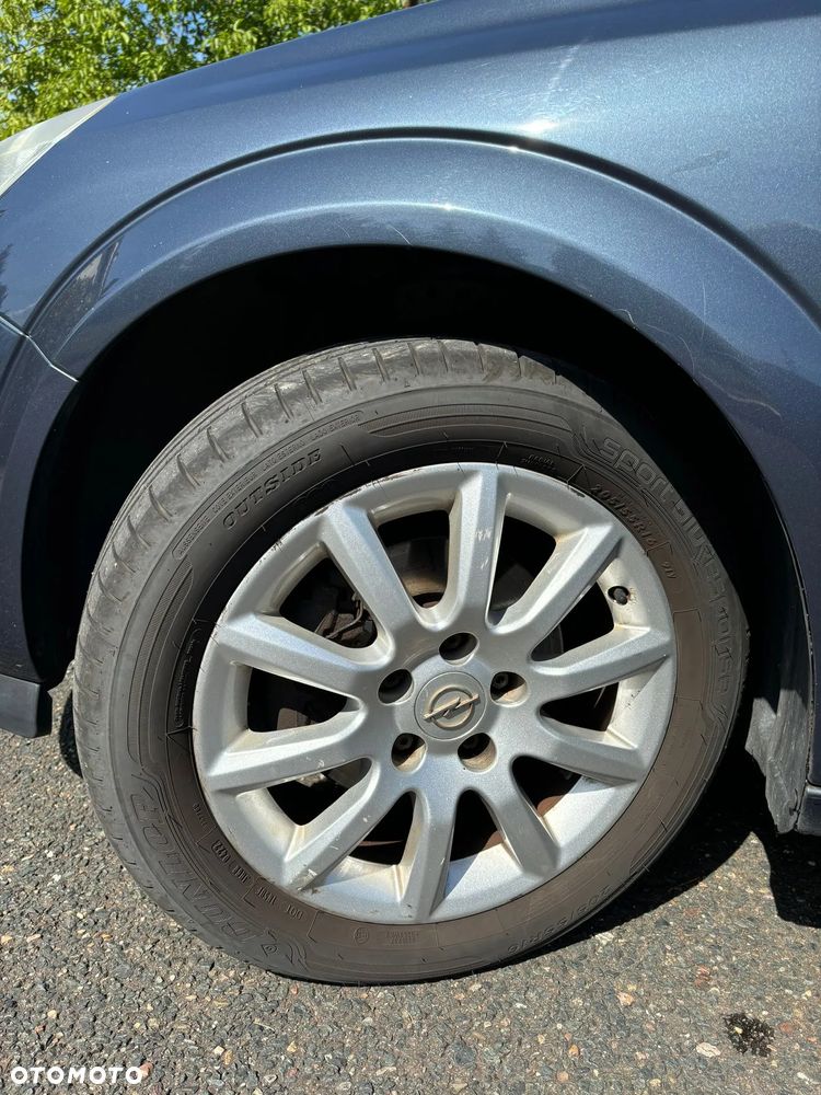 Opel Astra GTC 1.6 - 9