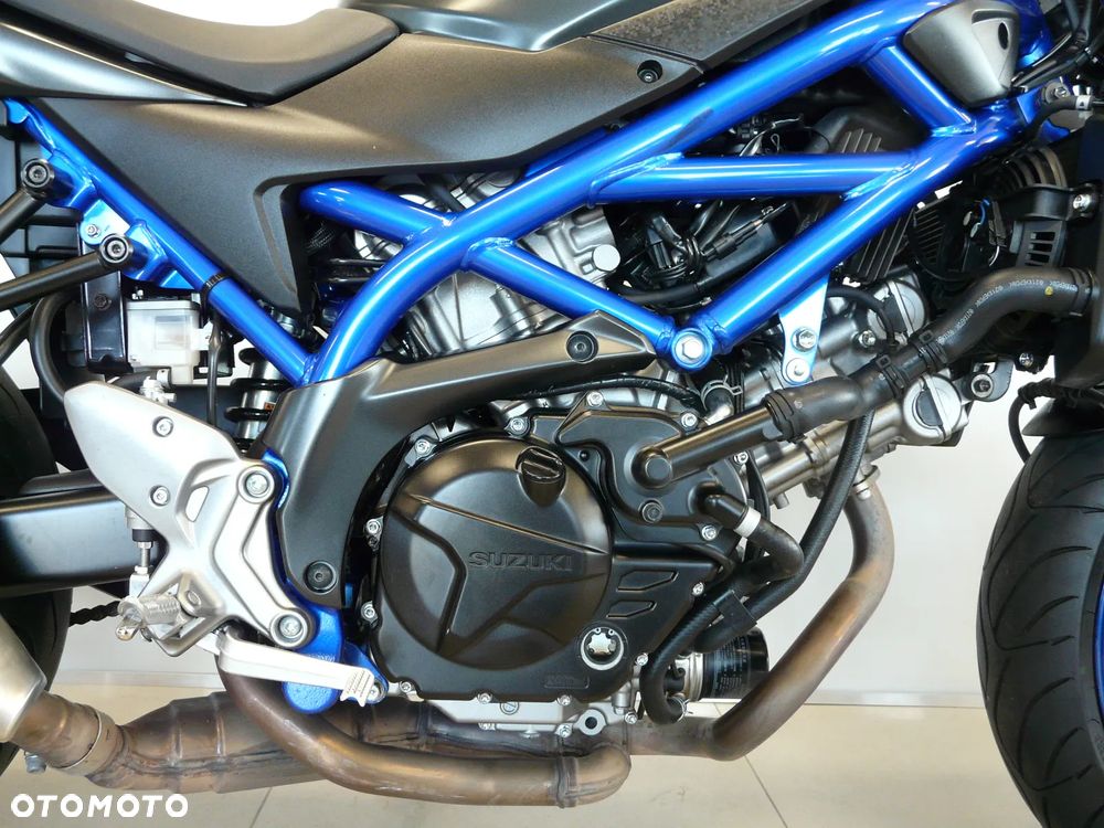 Suzuki SV - 8