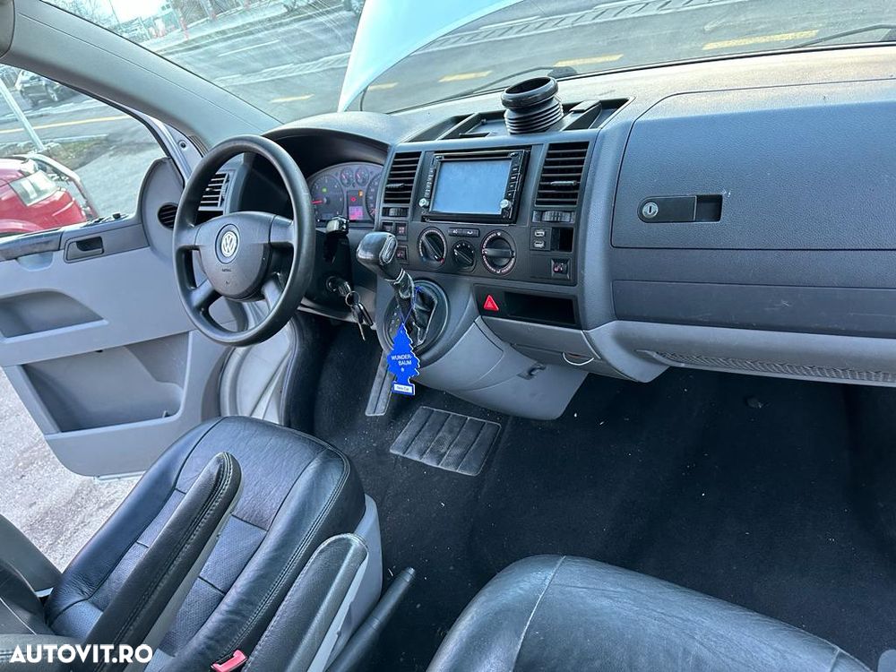 Volkswagen Caravelle - 14