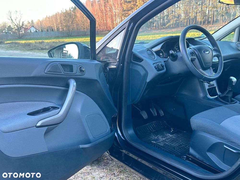 Ford Fiesta 1.25 Celebration - 13