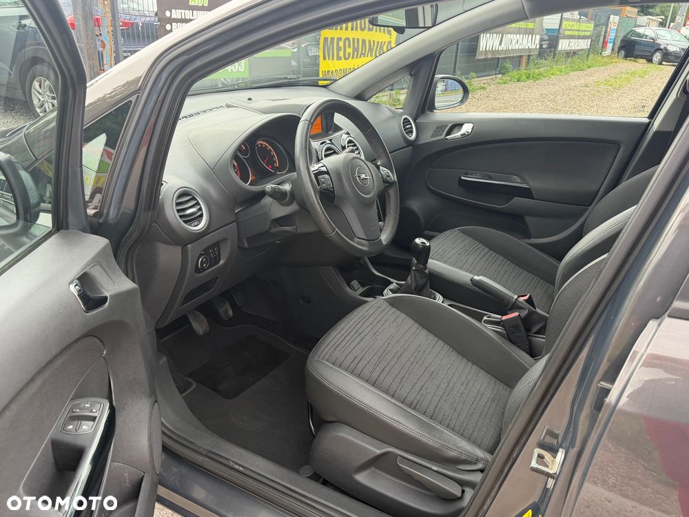 Opel Corsa 1.2 16V Cosmo - 11