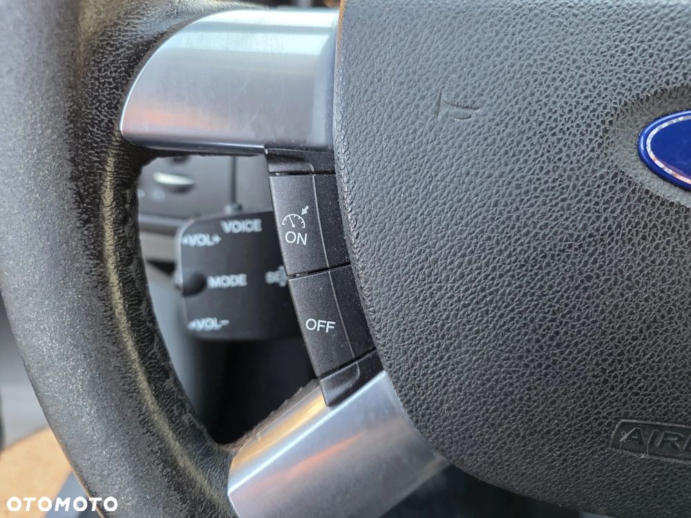 Ford Focus 2.0 16V Titanium - 17