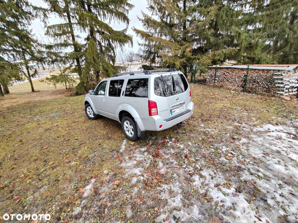 Nissan Pathfinder 2.5 D XE - 11