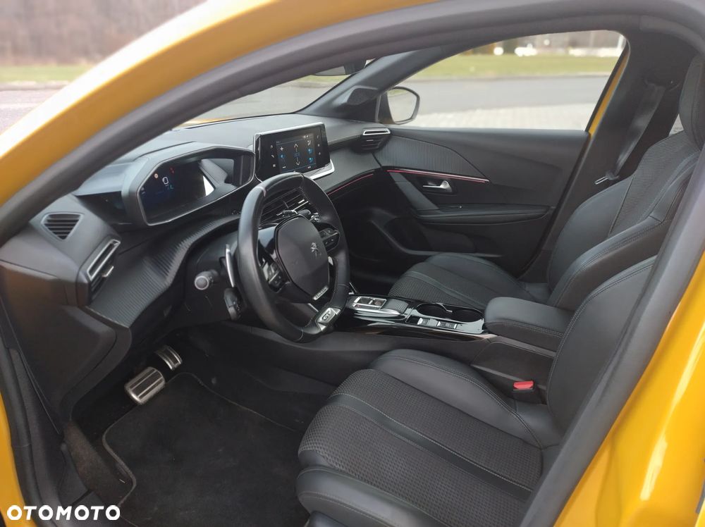 Peugeot 208 PureTech 100 EAT8 GT Pack - 11